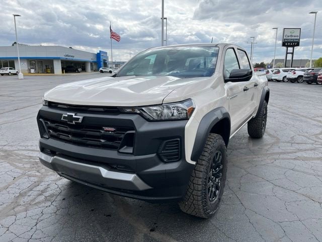 2026 Chevrolet Colorado Trail Boss in White Sands — front three-quarter view